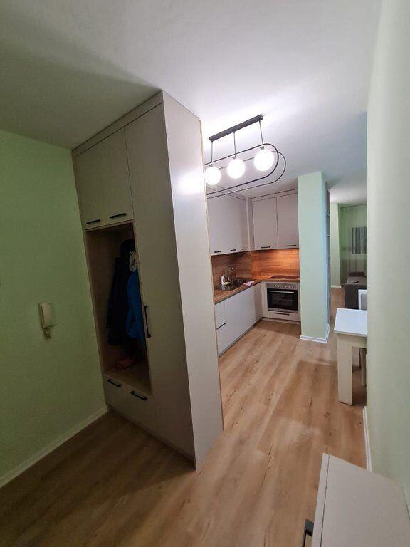 Shitet, Apartament 2+1+ Post Parkimi, Rruga e Kavajës, Tiranë.