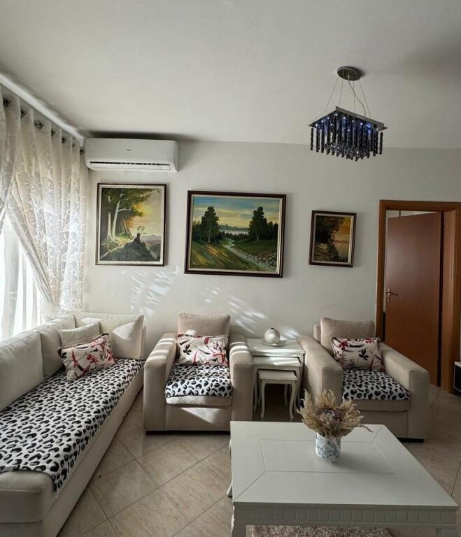 Vendesi in vendita 1+1, Fresk