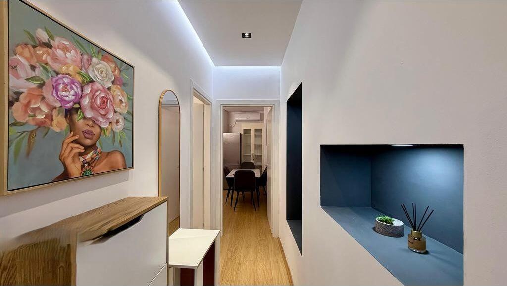 Jepet me qera apartament modern 1+1, Rruga e Dibres tek Medreseja! 500 € /Muaj