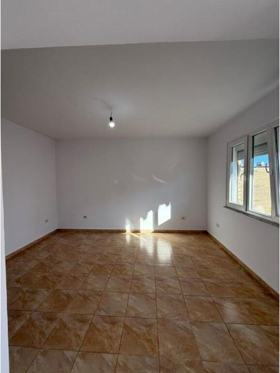 SHESIM APARTAMENT 1+1 prane 21 DHJETORIT!