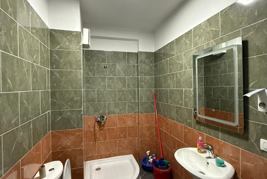 Ne Qesarake Shitet Apartament 2+1+2 Me Planimetri Te Rregullt!