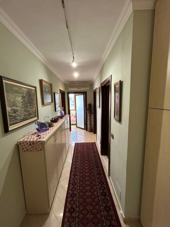 Qera 2+1 , super Pamje , liqeni Tiranes