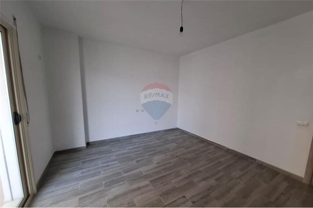 🏡 Apartament 2+1 për Shitje – Rruga Gjergj Kastrioti, Vlorë