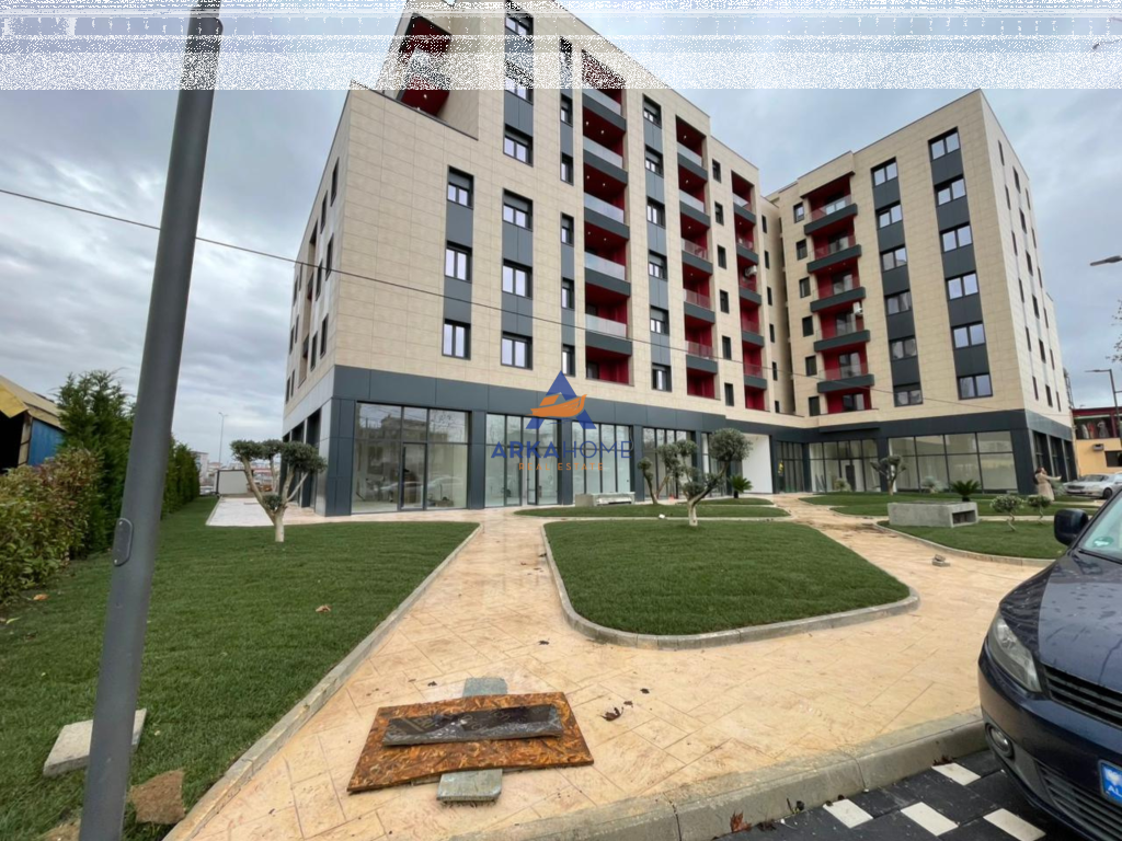 JEPET DYQANI ME QERA 100.29M2 "PRANE GEGA OIL,PASKUQAN" 1300 EURO