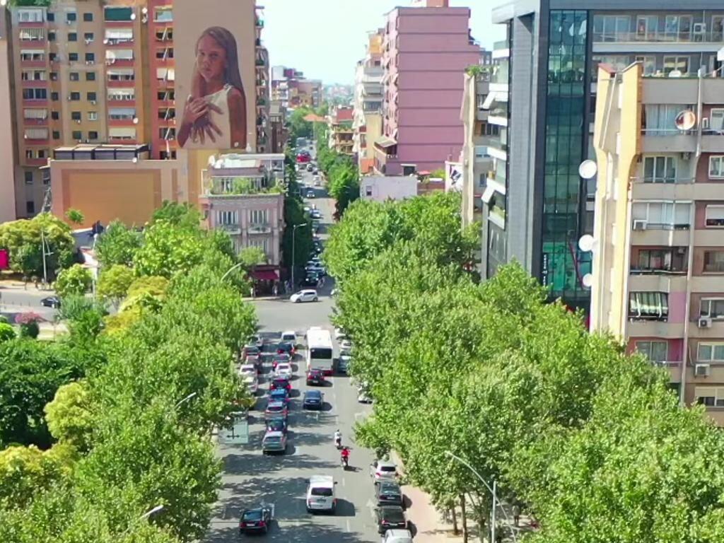 We sell a 2+1+2 apartment on Barrikadave Street 283,000 € Total area 110m2