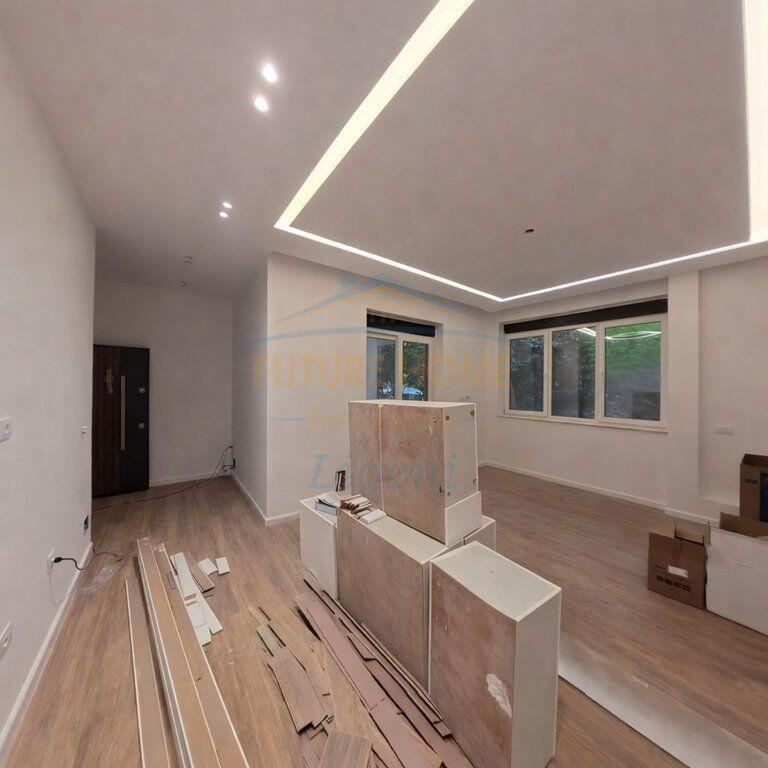 Shitet, Apartament 1+1, Rruga Eduard Mano, Liqeni i Thate, Tiranë.