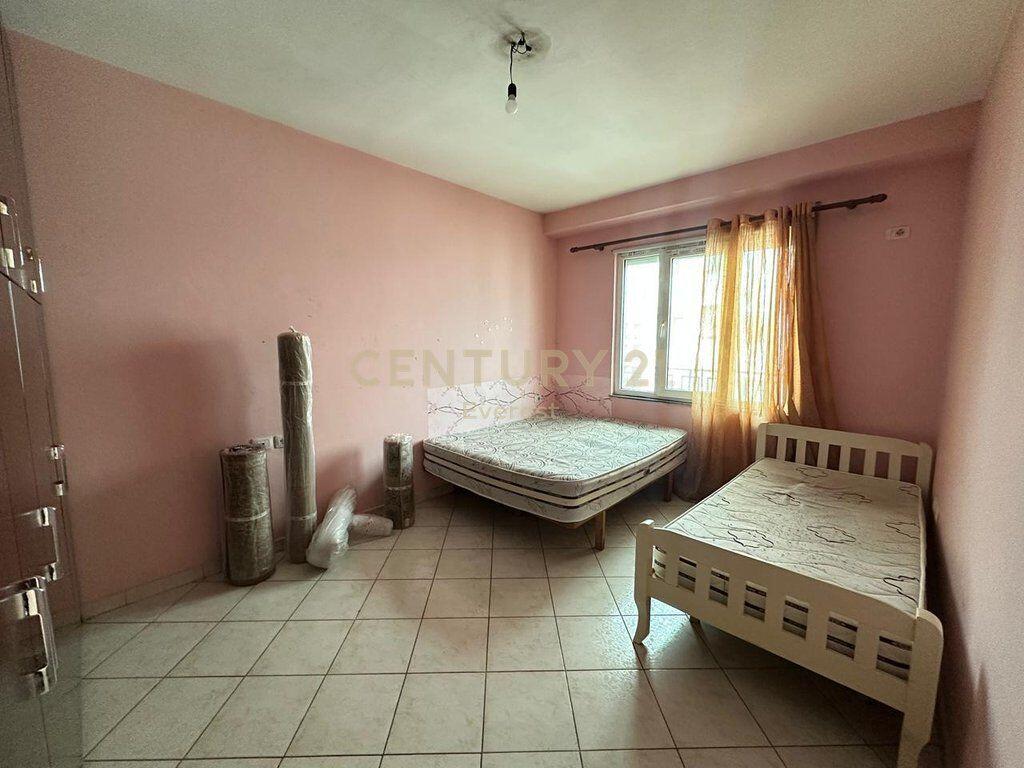 Apartament 1+1 ME QIRA NE 5 MAJ
