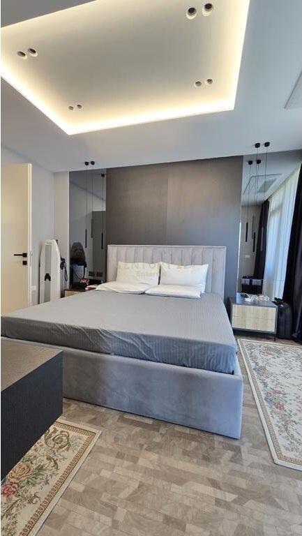 Shitet Apartament 3+1+2 Parkime ne Lake View!! 780,000 € Sip. Totale  192m2