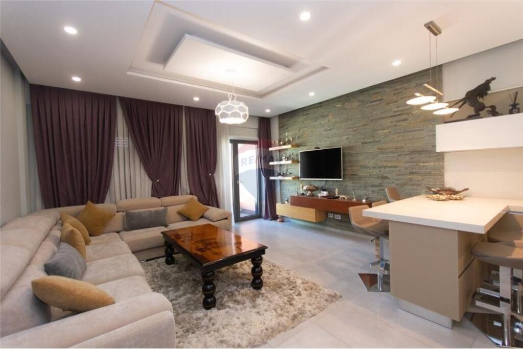 Apartament per qera 3+1+2 te Ring Center