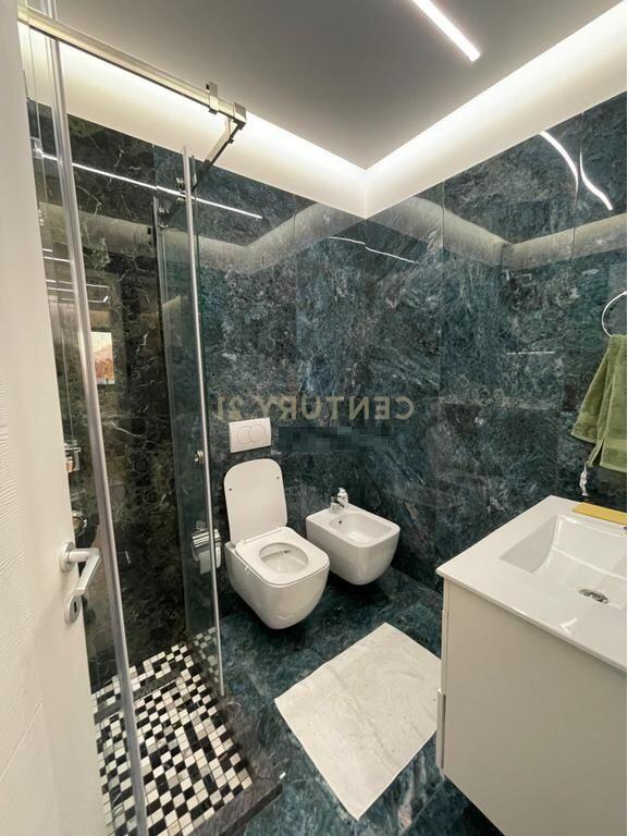 LIQENI I THATE, JAPIM ME QIRA APARTAMENT 2+1+2 + DY POSTE PARKIMI