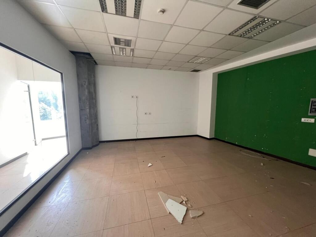 Commercial space for rent on Kavaja Street