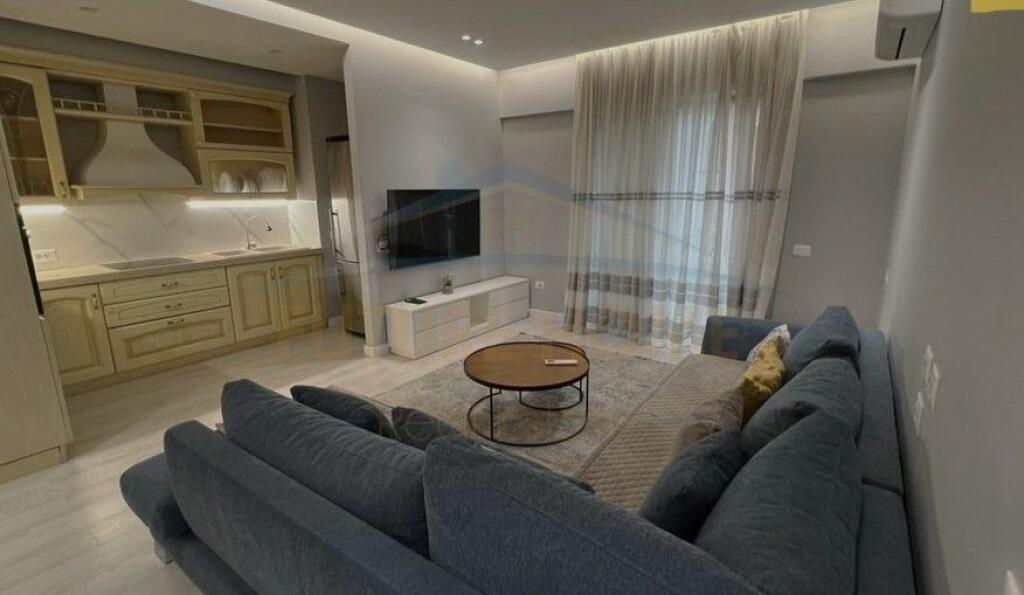 In vendita, Appartamento 2+1+2, Via delle Barricate, Tirana