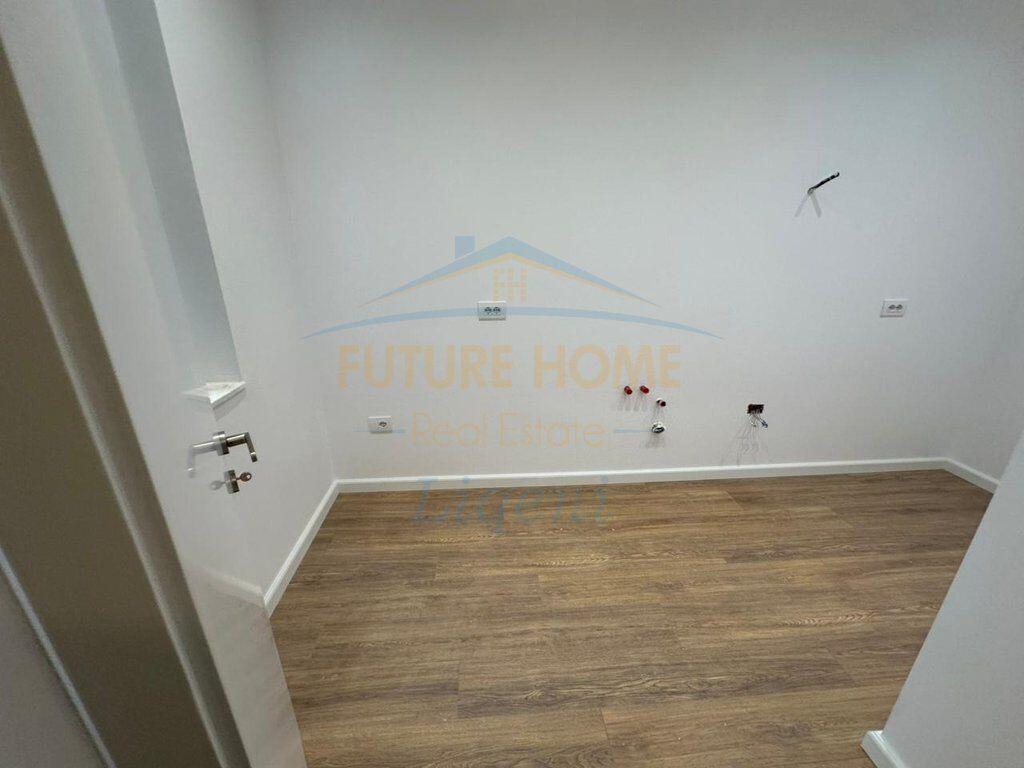 Shitet, Apartament 2+1, Rruga Eduard Mano, Liqeni i Thate, Tiranë.