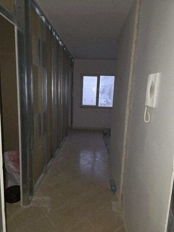 Shitet apartament 1+1 ne Fresk