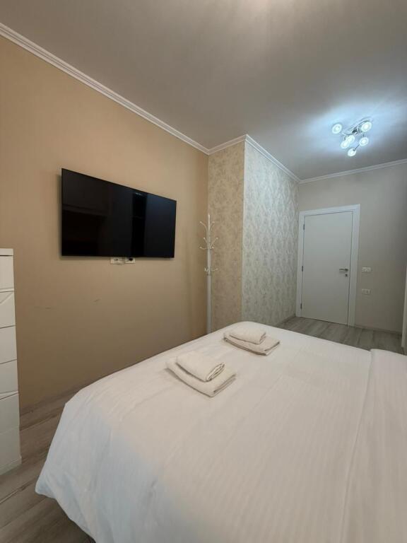 Super ap 2+1 tek komuna parisit ( ngjitur me kika 2 )