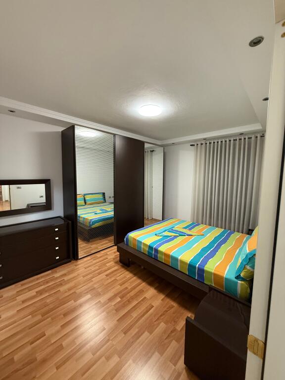 Jepet me Qira Apartament 2+1 tek Pallati me Shigjeta.