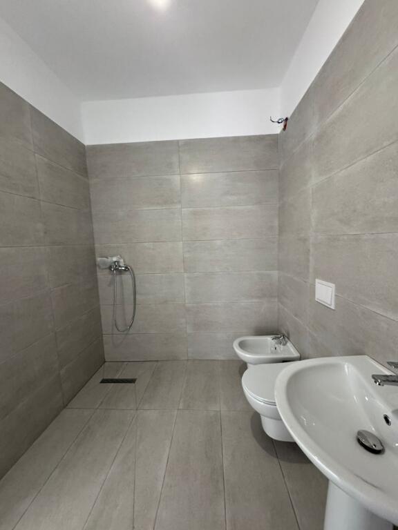 Shesim apart 2+1 te Rr. E Elbasanit te Xibraku