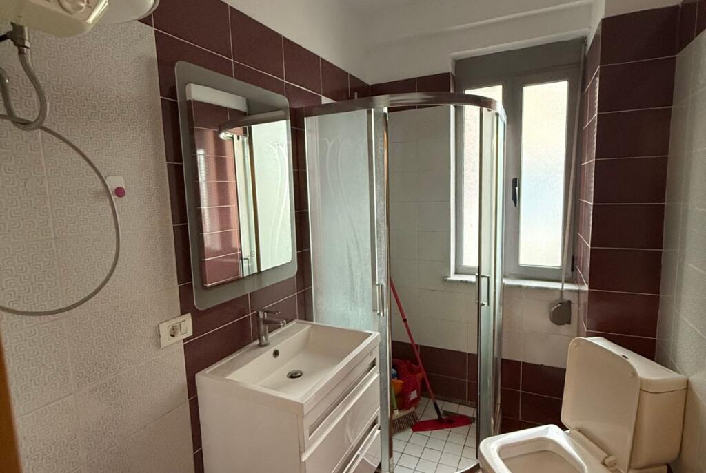 Tek Hygeia Shitet Apartament 2+1+2 I Mobiluar