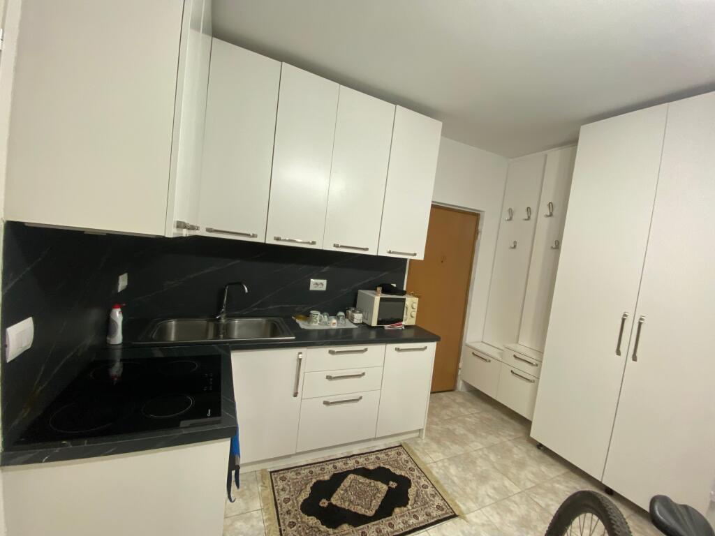 1+1,i mobiluar te dixhitalbi te komune e parisit,cmimi 650 euro