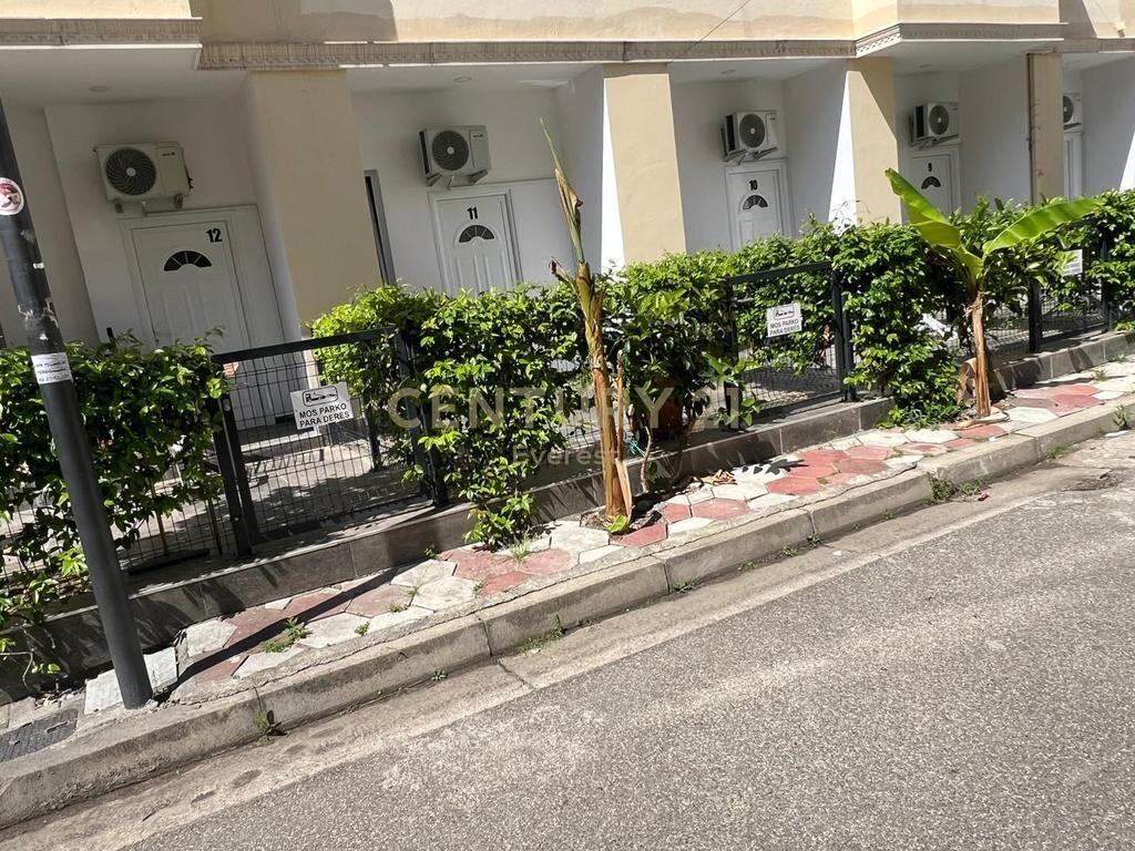 🌊 Hotel për Qira me 22 Garsoniere në Shkëmbin e Kavajës – Investim Turistik