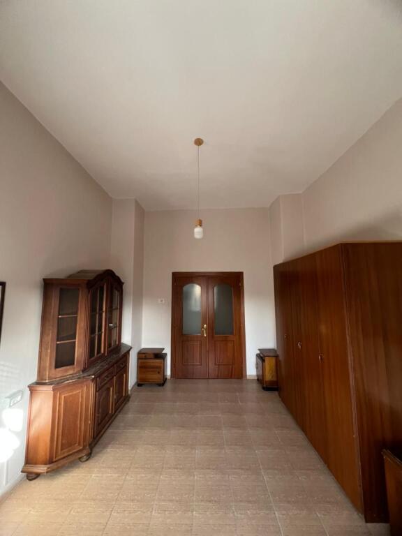 Near Shallvaret Per Me Taiwan Apartment 2+1 For Rent