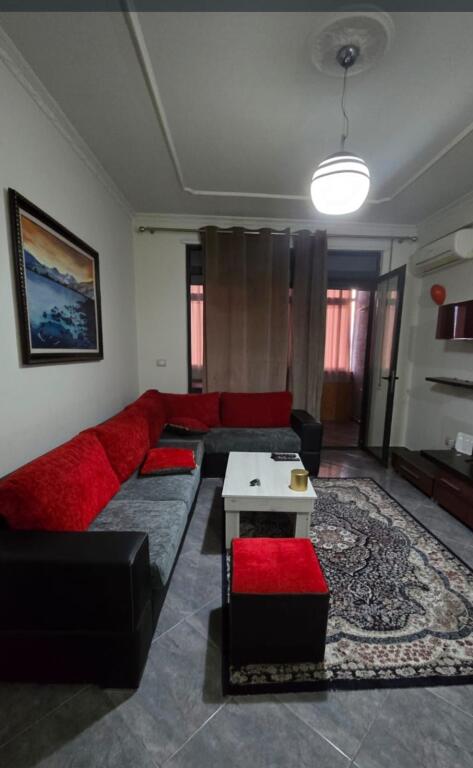 🏠 Jepet me qira apartament 1+1