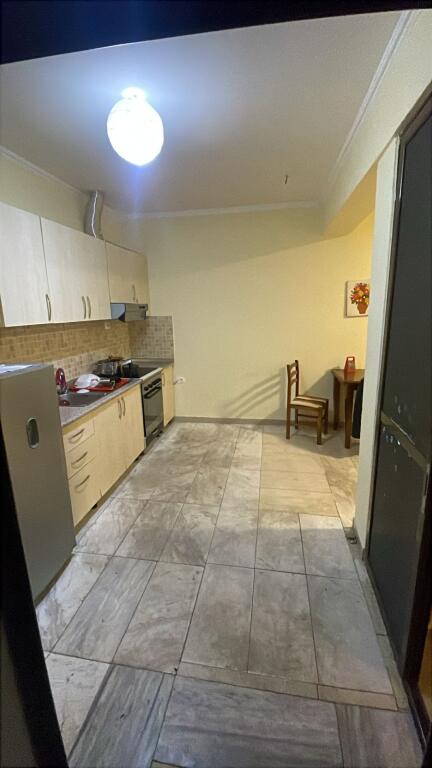 🏡 JEPET ME QIRA APARTAMENT 1+1 – QENDËR, PAZARI I RI
