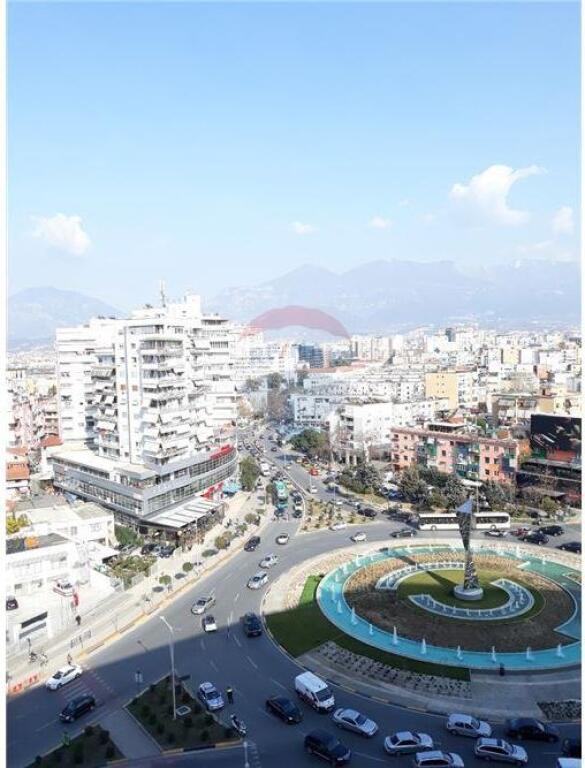 Apartament per qera 3+1+2 te Ring Center