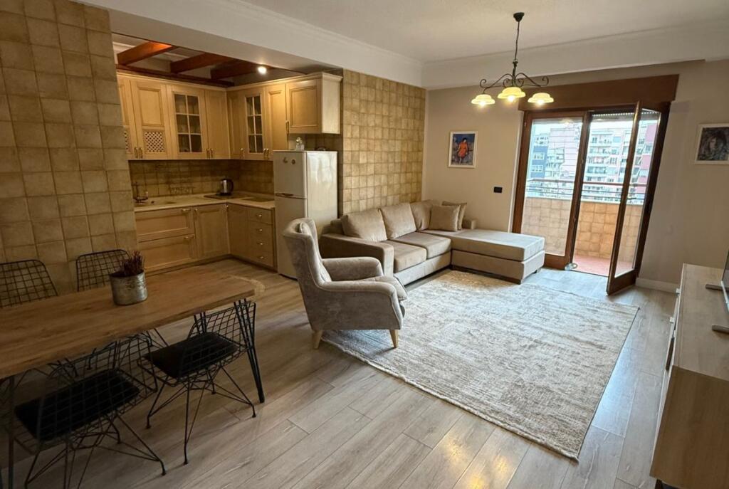 Tek 9 Katshet, Shitet Apartament 1+1 &amp; Garsoniere Ideale Per Qira Ditore!