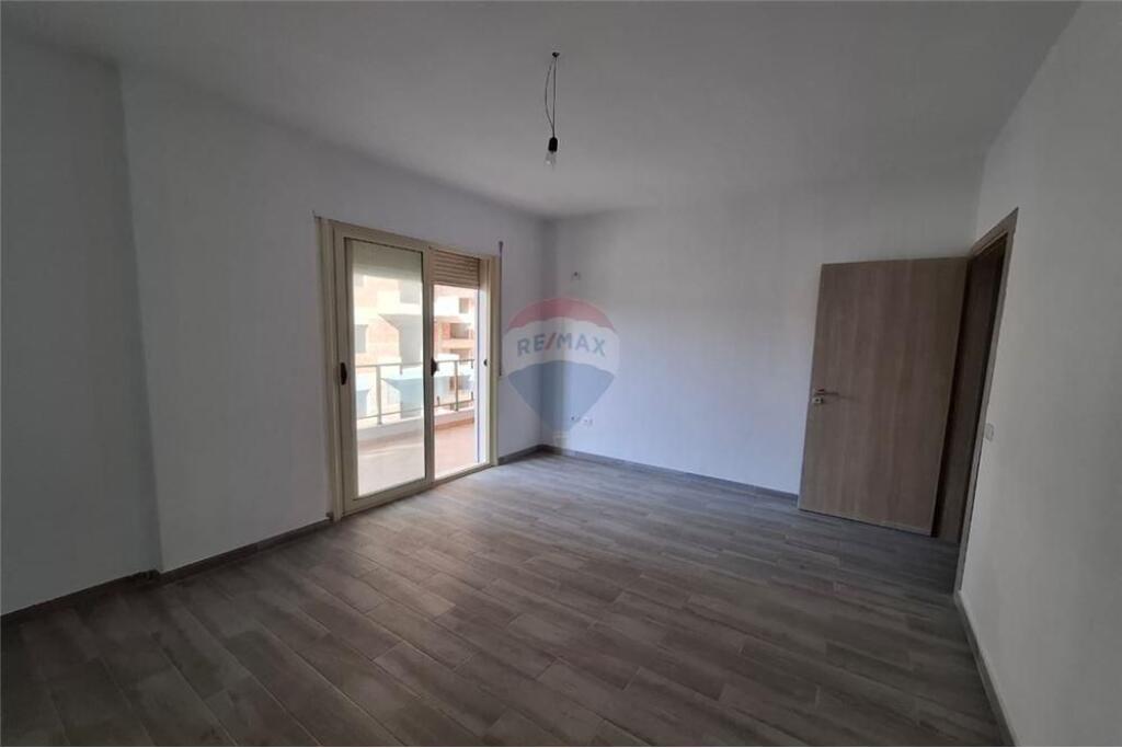 🏡 Apartament 2+1 për Shitje – Rruga Gjergj Kastrioti, Vlorë