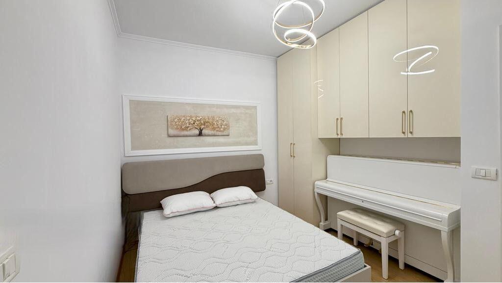 Jepet me qera apartament modern 1+1, Rruga e Dibres tek Medreseja! 500 € /Muaj