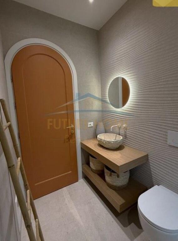 Qira, Apartament 2+1, Myslym Shyr