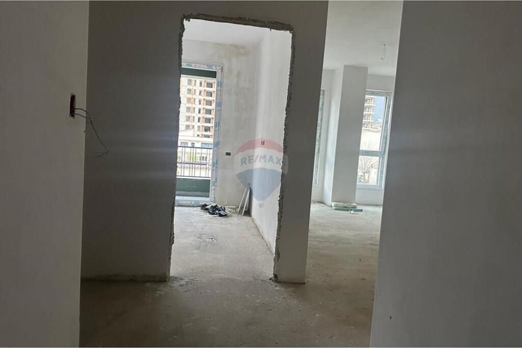 Shitet Apartament 2+1+2 në Porcelan