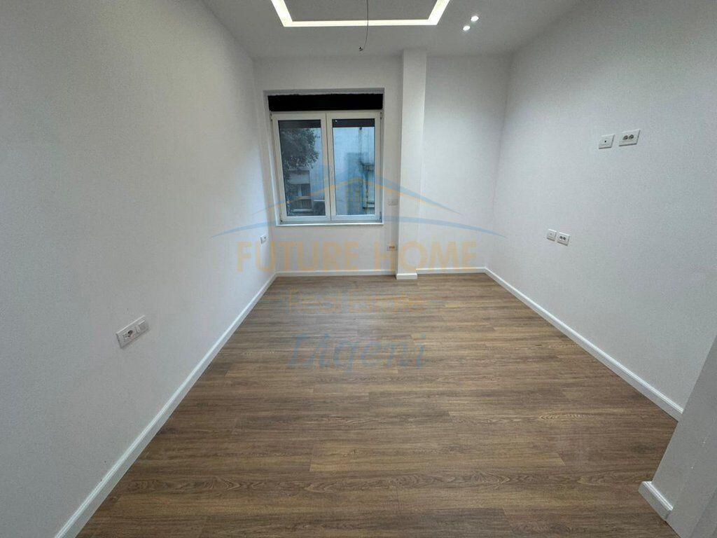 Shitet, Apartament 2+1, Rruga Eduard Mano, Liqeni i Thate, Tiranë.