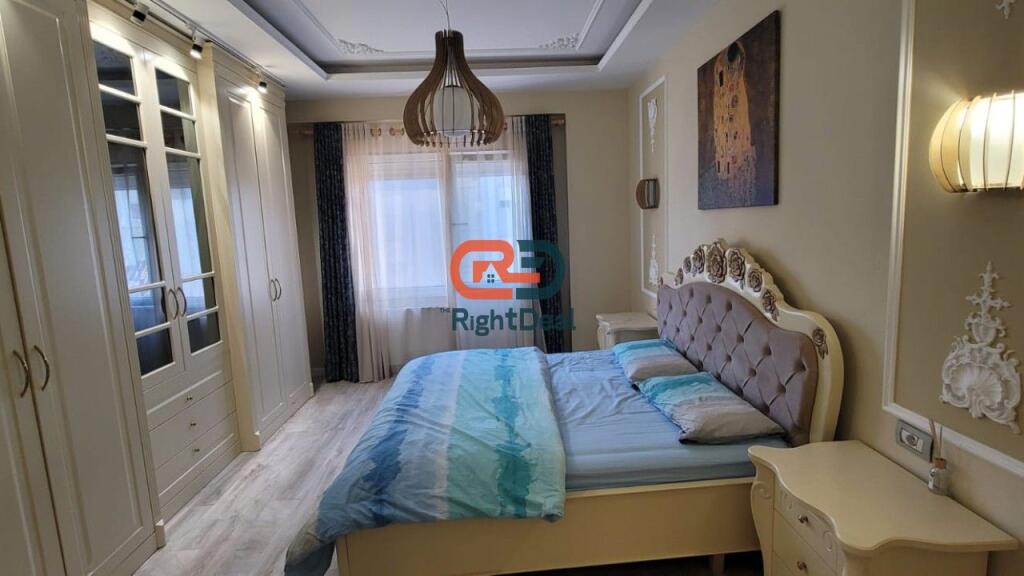 Tek Liqeni I Thate, Shitet Super Apartament 3+1+2, Me Planimetri, Orientim Perfekt Dhe Dy Poste Parkimi !