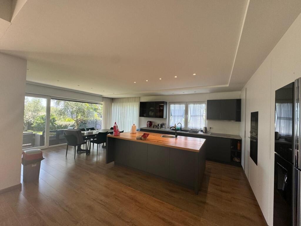 Jepet me Qira Vilë Luksoze në Rezidencë Private – Zona TEG | Long Hill