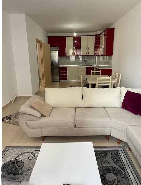 Shitet apartament 3+1+2 ne Kinostudio ! 250,000 €