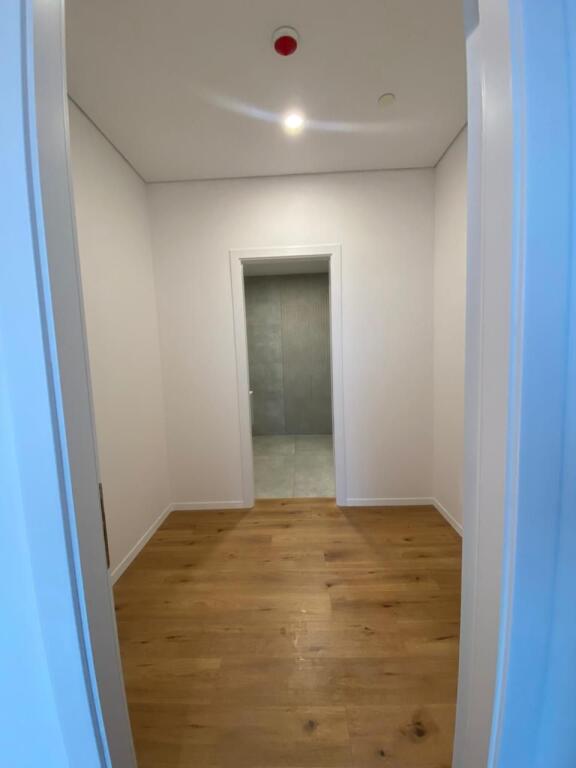 🏢 Jepet zyrë me qira – Downtown One,Rr. e Elbasanit