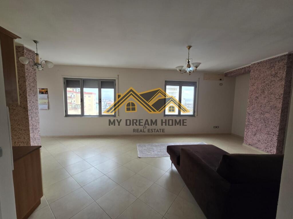 APARTAMENT 2+1+2 PRANE QENDRES PER SHITJE !