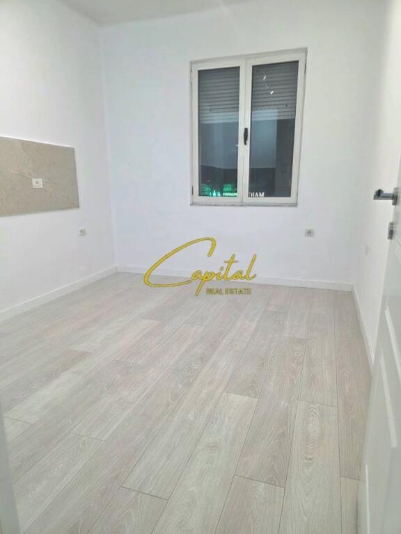 OFFICE FOR RENT 110 M2 KAVAJES STREET 800 EURO