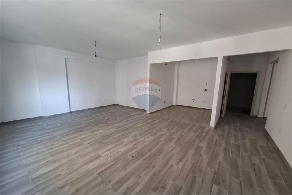 🏡 Apartament 2+1 për Shitje – Rruga Gjergj Kastrioti, Vlorë