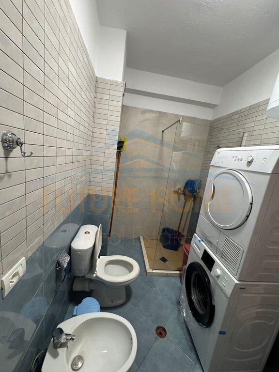 Shitet, Garsoniere e konvertuar ne 1+1,Unaza e Re, Tiranë.