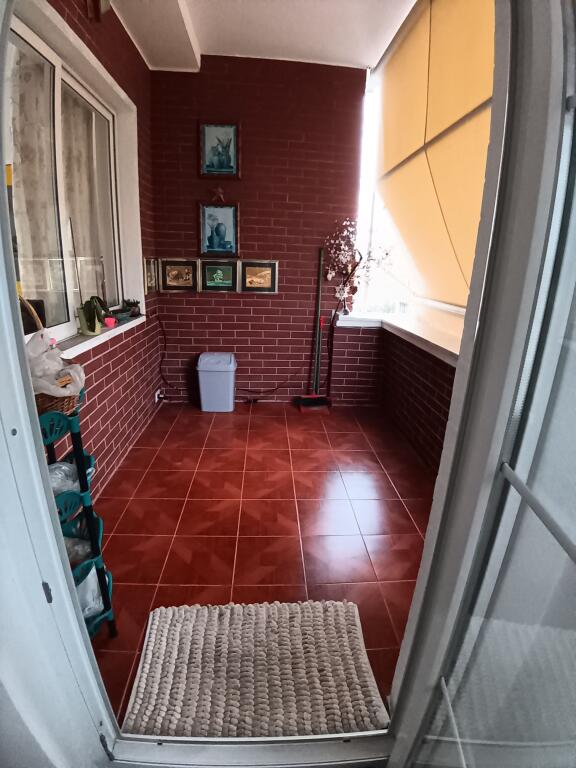 Apartament 2+1+2 per shitje prane Shkolles Baletit