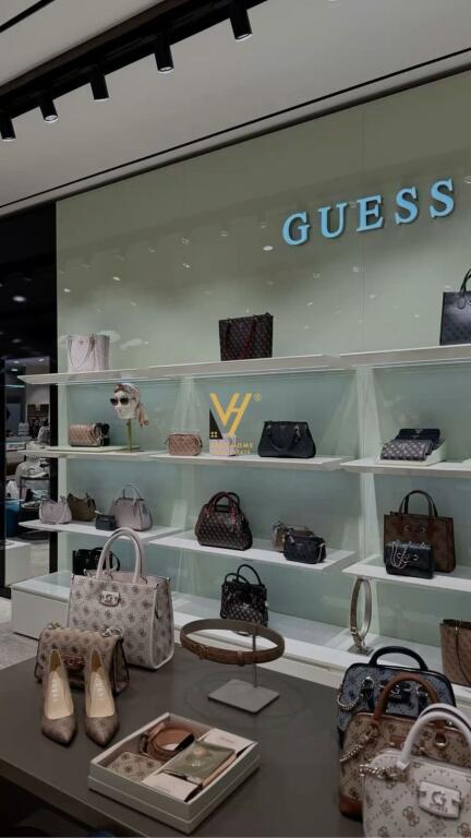 AFFITTASI NEGOZIO 40 M2 A MYSLYM SHYRI 2.200 EURO