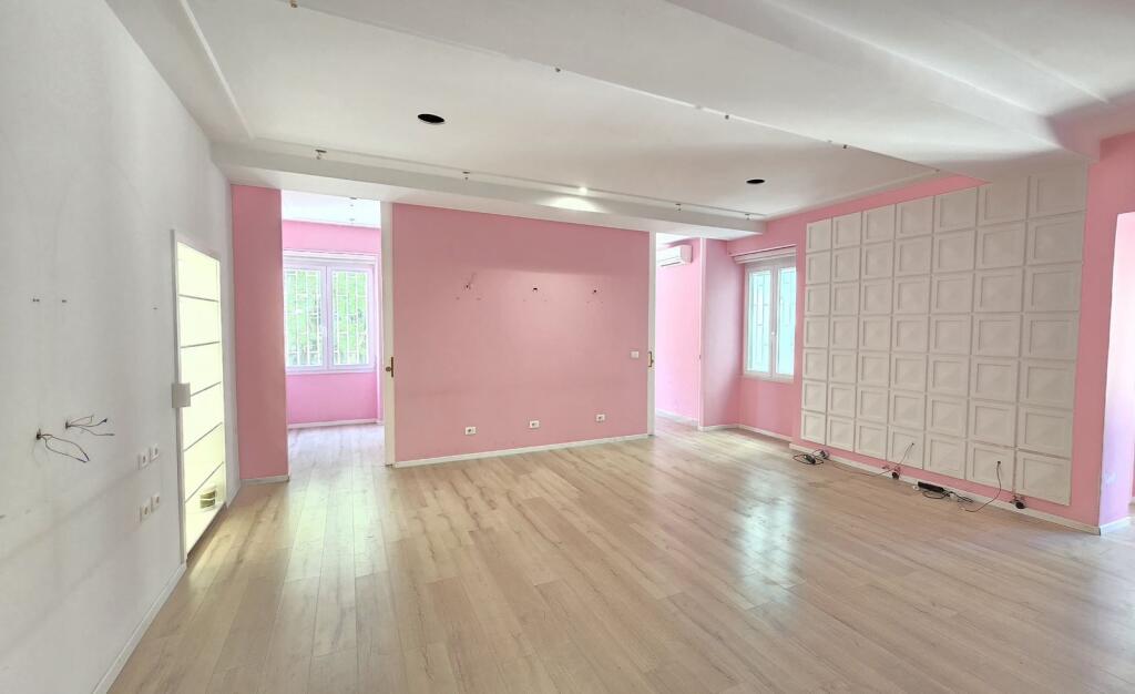 Ufficio in affitto presso lo Stadio Dinamo.