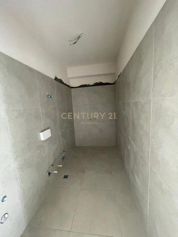 Apartament 1+1 për Shitje – Mali i Robit, Golem !! 77,000 €