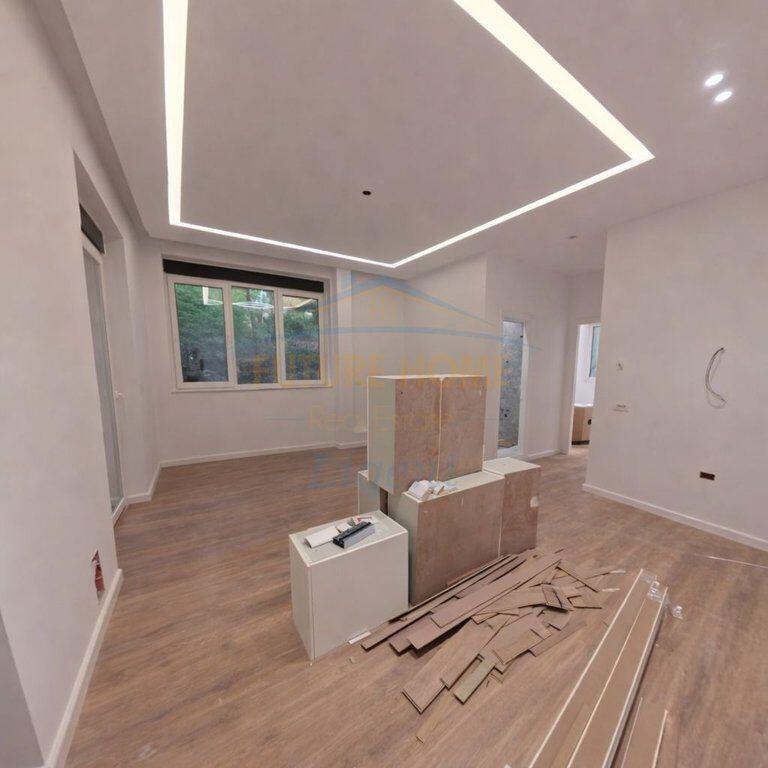 Shitet, Apartament 1+1, Rruga Eduard Mano, Liqeni i Thate, Tiranë.