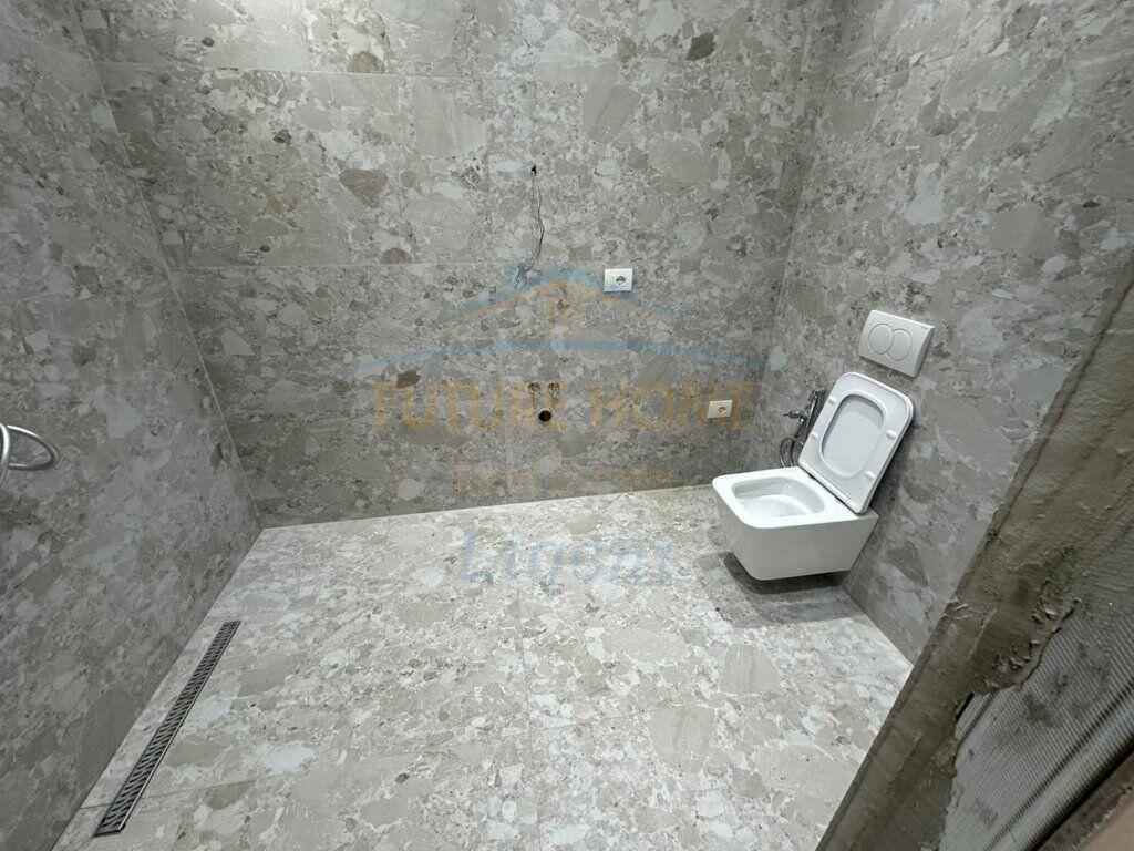 Shitet, Apartament 2+1, Rruga Eduard Mano, Liqeni i Thate, Tiranë.