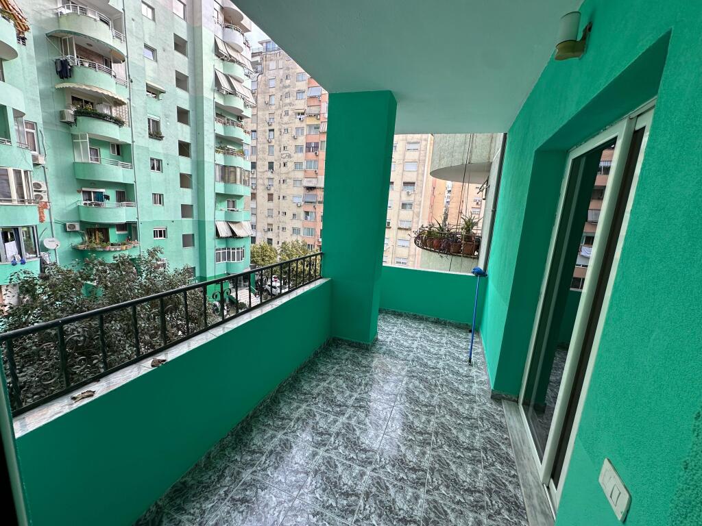 🏢 APARTAMENT ME QERA – Pallatet Arabe, Kristal Center