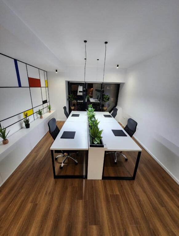 🏢 For Rent – Office Space Square21